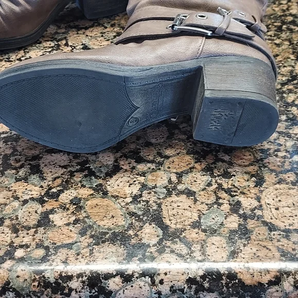 Slouch boot - Picture 2 of 2